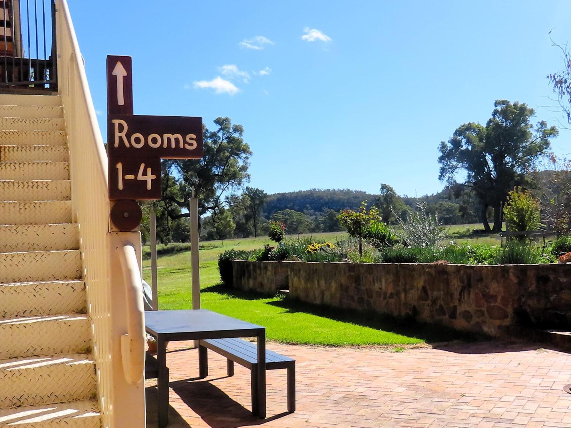 Pilliga Pottery Creative Farmstay Кунабарабран Екстериор снимка